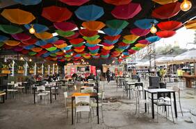 Distrito Pop: el nuevo y familiar patio de food trucks de Providencia