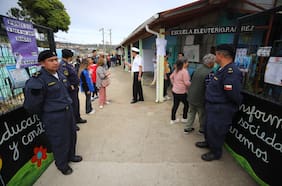 El aviso de bomba que removió los votos en un local de Valparaíso