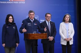 Las razones de los ministros Barros, Campos, García, Arzola y Chomali para no estar en terreno el fin de semana de la emergencia
