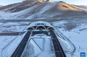 China inauguró el túnel para autopistas más largo del mundo