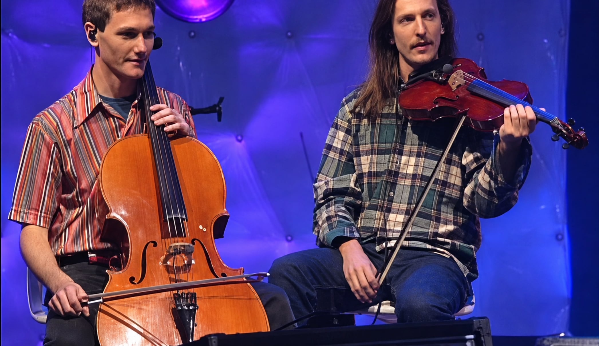 Diego Fainguersch (cello) y Pedro E. Fainguersch (viola). Marzo de 1996 en la grabación de Comfort y Música para Volar de Soda Stereo.