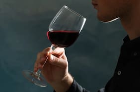 Una bebida alcohólica al día puede aumentar el riesgo de 10 tipos de cáncer, según un estudio