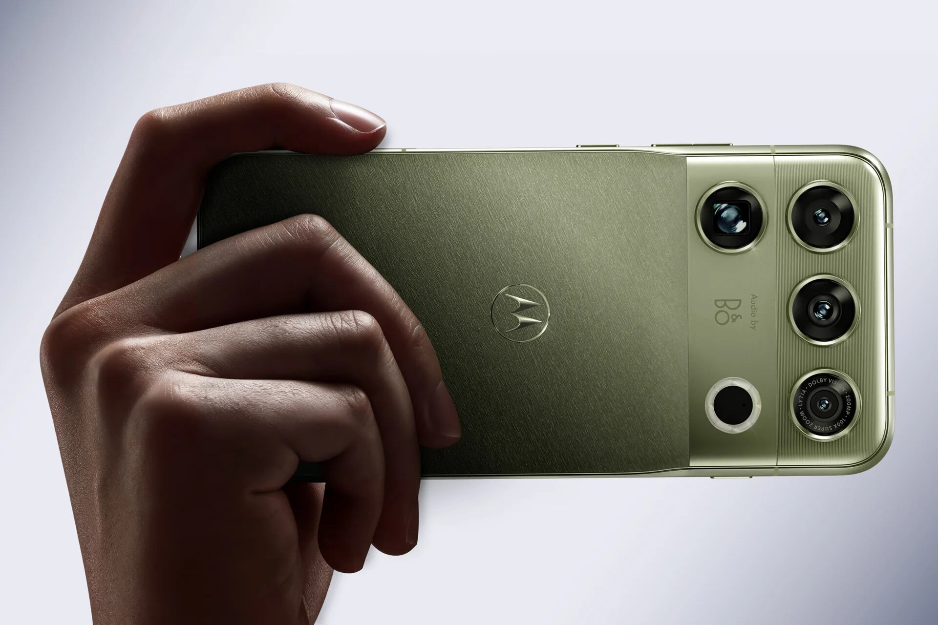 Motorola presenta el Signature 27: su nuevo celular premium con Snapdragon 8 Elite Extreme Gen 6, IA de Google y cámara de 200 MP