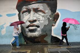 Venezuela saca propaganda chavista en cambio de look capitalista