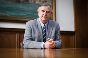 Bruno Nervi, nuevo decano de Medicina UC: “En Chile toleramos que haya personas que tengan mejor salud que otras”