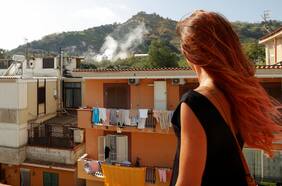 Campi Flegrei y “crisis sísmica”: Italia en alerta por eventual erupción de “supervolcán”