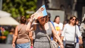 Sobre los 30° en Santiago: a qué hora será el peak de calor en la capital