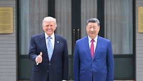El embajador de Estados Unidos en China dice que Trump planteó a Xi vender armas a Beijing