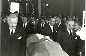 De Gabriela Mistral a Carlo de Gavardo: llega archivo digital de funerales emblemáticos de Chile