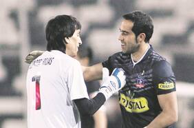 Roberto Rojas le da con todo a Berizzo: “No puede exponer a Claudio Bravo de la forma en que lo está haciendo; no corresponde”