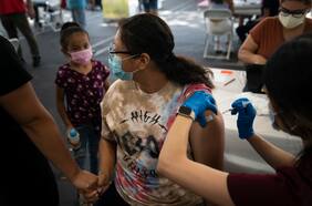 Organización Mundial de Salud autoriza de emergencia vacuna china CanSino contra el Covid-19