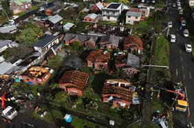 Alcalde de Puerto Varas repasa situación tras tornado: “No sabemos cómo no falleció nadie, es como un milagro”