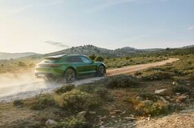 Nuevo Taycan Cross Turismo: Porsche no cede en su vuelco eléctrico