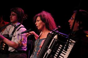 Con María Izquierdo y su elenco original vuelve Amores de cantina: se presenta en el GAM