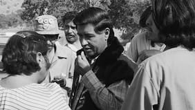 Quién fue César Chávez, el líder de derechos civiles en EE.UU. cuyo legado es cuestionado por denuncias de abuso