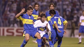 Maradona, un penal y una cancha que tiembla: los protagonistas de las veces que la UC fue a La Bombonera y salió ilesa