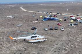 ¿Por qué se cree que el avión que se estrelló en Kazajistán fue derribado por los rusos?