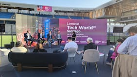 Tech World 2026 presenta la inteligencia artificial híbrida de Lenovo en Chile
