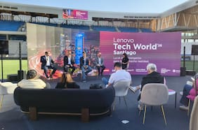 Tech World 2026 presenta la inteligencia artificial híbrida de Lenovo en Chile