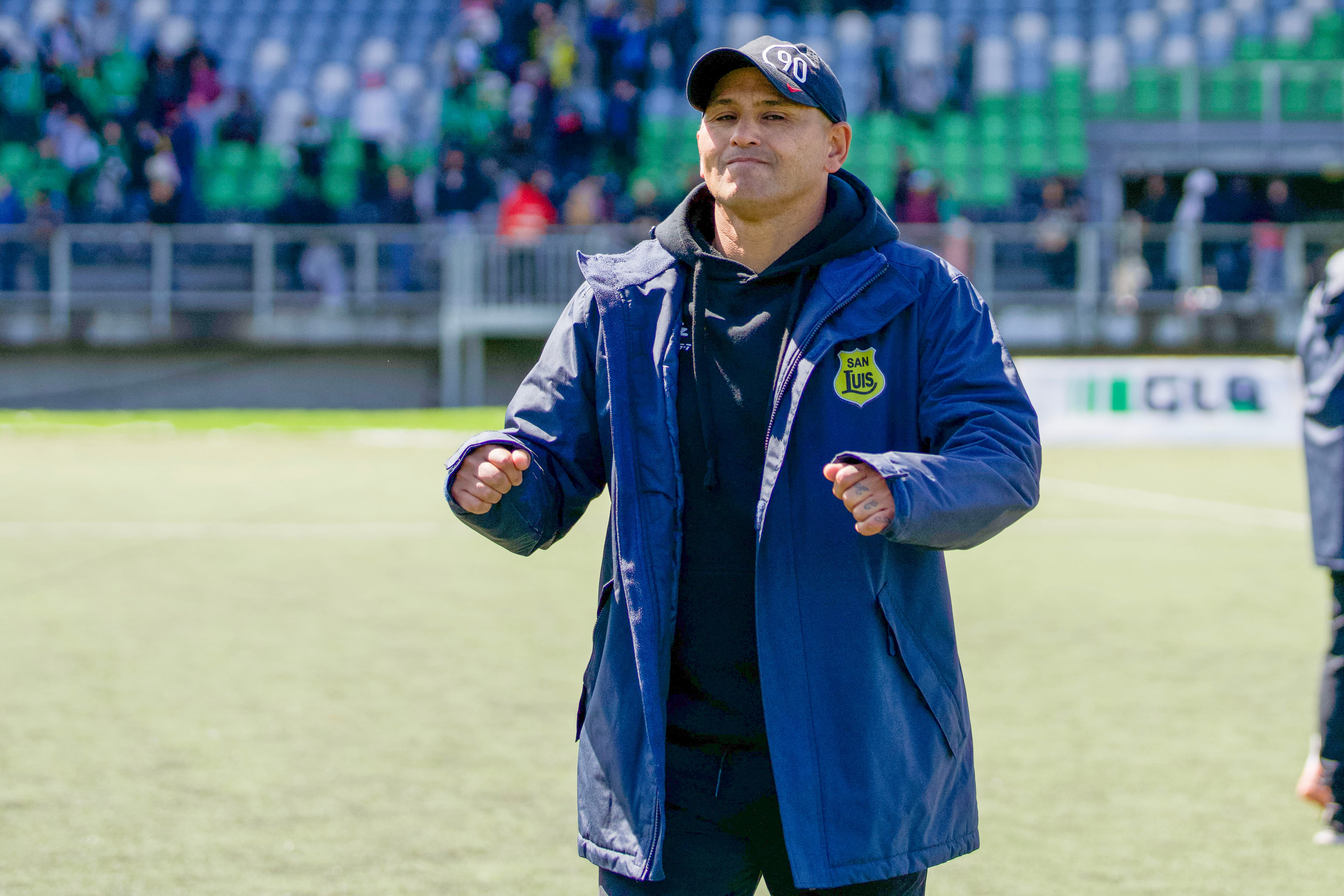 Claudio Borghi celebra el trabajo de Chupete Suazo en San Luis: “No esperaba que su equipo estuviese donde está”