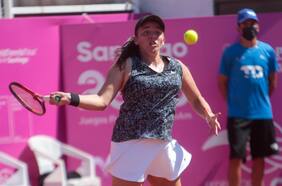 Fernanda Labraña y Fernanda Astete avanzan a octavos de final del W60 de Santiago