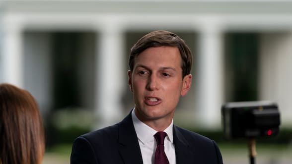 Investigan a empresario que vendió terrenos para resort ligado a Kushner en Albania por presunta falsificación