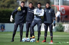 Dos en la Roja y un debutante contra River Plate: la nueva fábrica de arqueros de Colo Colo