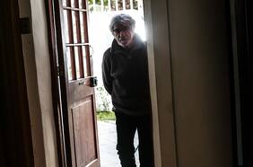 Un improbable encuentro: a un año de su muerte, paleontólogo revive desconocida historia de Humberto Maturana