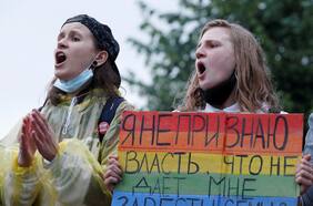 Corte Suprema de Rusia prohíbe el “movimiento LGBT” por considerarlo “extremista”