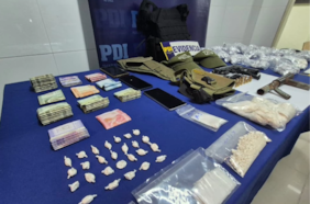 Desarticulan banda dedicada al tráfico de drogas en Quilpué: se incautaron armas y casi un kilo de cocaína