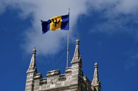 Isla de Barbados se despide de la reina Isabel II y se convierte en república