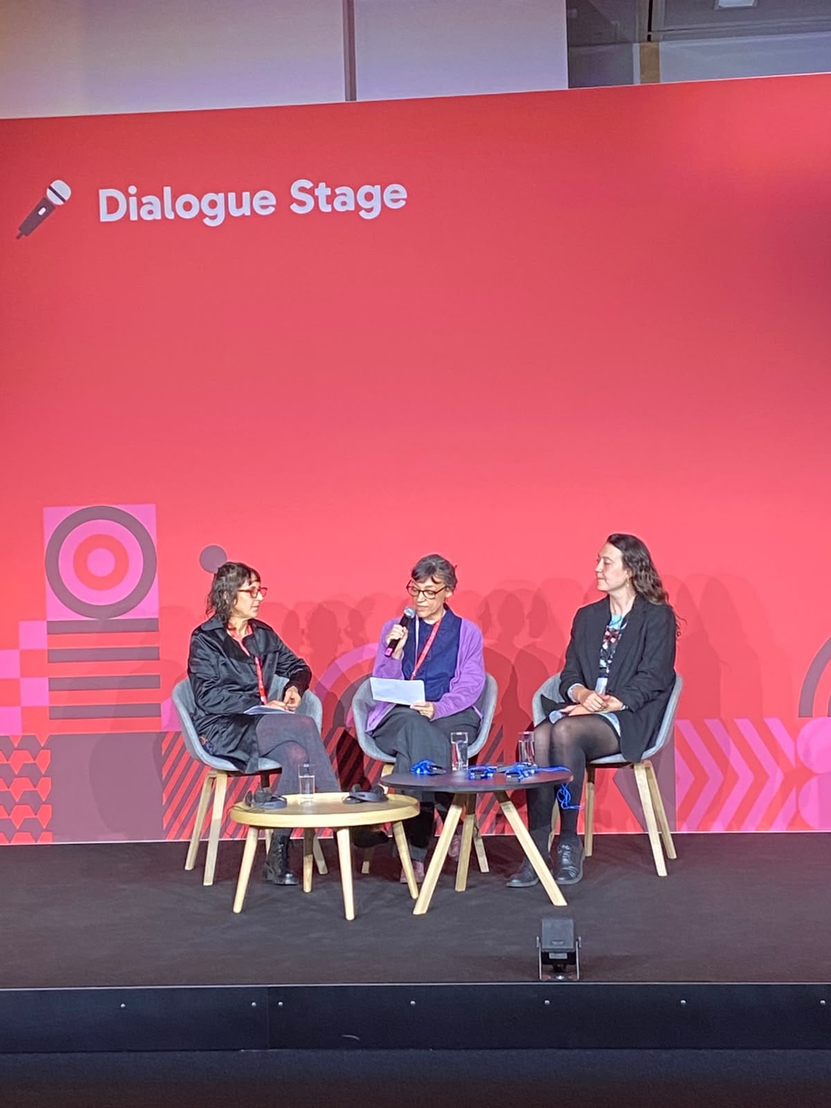 Alejandra Costamagna y María José Ferrada en Frankfurt. Cedida por Carmen García Palma