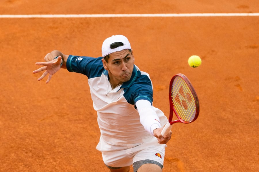 Alejandro Tabilo busca el paso a los cuartos de final de Roland Garros contra Félix Auger