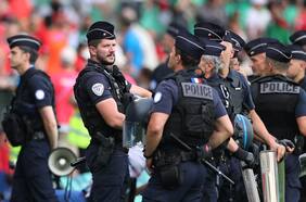 Video: la agresión de los hinchas marroquíes a los futbolistas argentinos que da la vuelta al mundo