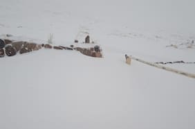Grupo de personas queda aislado en pozas termales del Cajón del Maipo tras caída de nieve