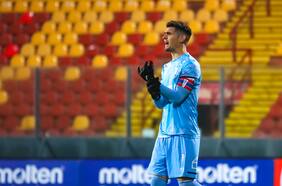 "El que abandona no tiene premio": el contradictorio mensaje de Matías Dituro en Twitter que le pasa la cuenta con los hinchas de la UC