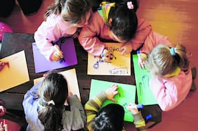 El mercado de “entrenar” a niños para ganar un cupo en educación parvularia