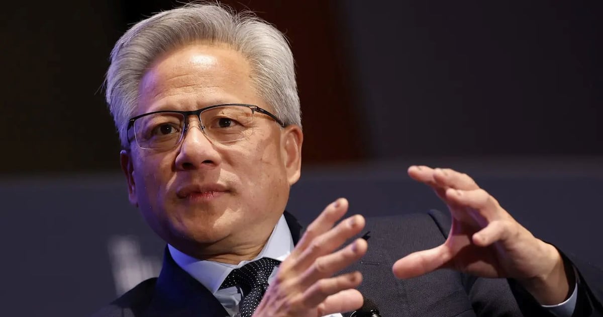 Photo: latercera.com Jensen Huang de Nvidia rechaza nuevas leyes para la IA y afirma que la seguridad no exige frenar la innovación
