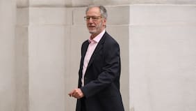 Biministro García asegura que las cuentas de la luz bajarán en el futuro y no solo por el fin del pago de la deuda