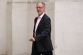 Biministro García asegura que las cuentas de la luz bajarán en el futuro y no solo por el fin del pago de la deuda