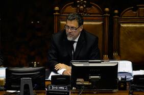 Senador Lagos Weber afirma que no avanzar en un pacto fiscal le hace un flaco favor al gobierno