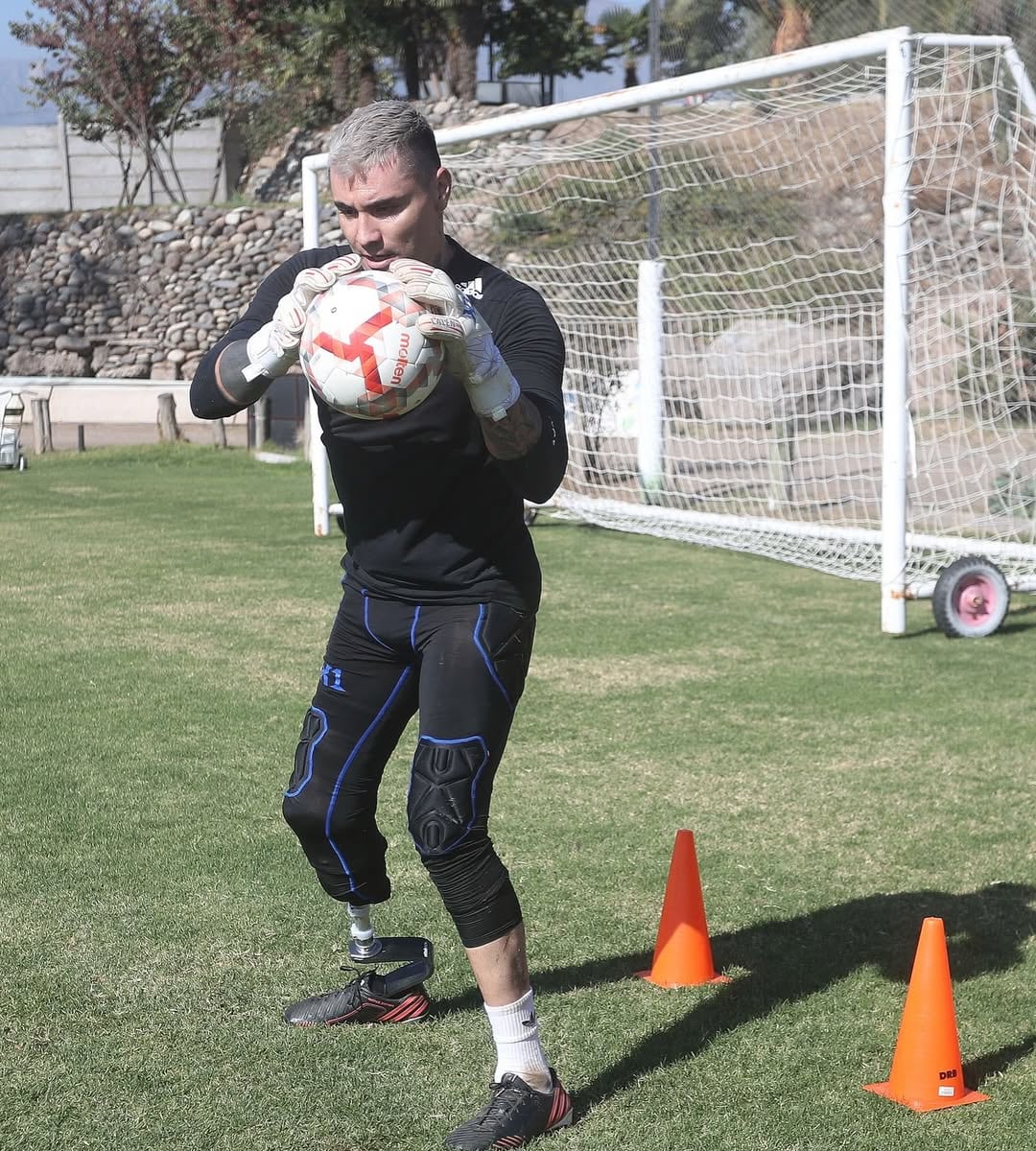 Campos ha entrenado en los campos del Sifup. . Por @cristobalcamposoficial