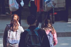 Estudio OCDE destaca a Chile por gratuidad en educación superior, pero muestra “estancamiento” en parvularia