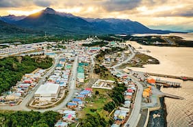 ¿Puerto Williams o Ushuaia?: El posteo del Presidente Boric que reinstala la “disputa” con Argentina sobre la ciudad más austral del mundo