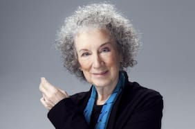 “Por lo visto, soy una mala feminista”: Margaret Atwood, la ensayista implacable