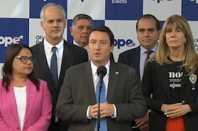 Squella responde a dichos de Petro por triunfo de Kast y apunta contra su administración en Colombia