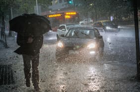 Balance por lluvias: más de 60 mil clientes sin luz y alta congestión en la RM
