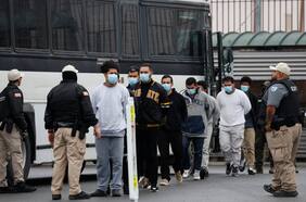 “Lo está volviendo loco que no deporten a más gente”: el balance de las primeras semanas de la ofensiva migratoria de Trump