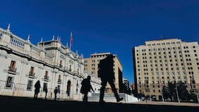 Informe de LyD: si gobierno de Boric cumplía metas fiscales, deuda pública sería hoy 5 puntos más baja