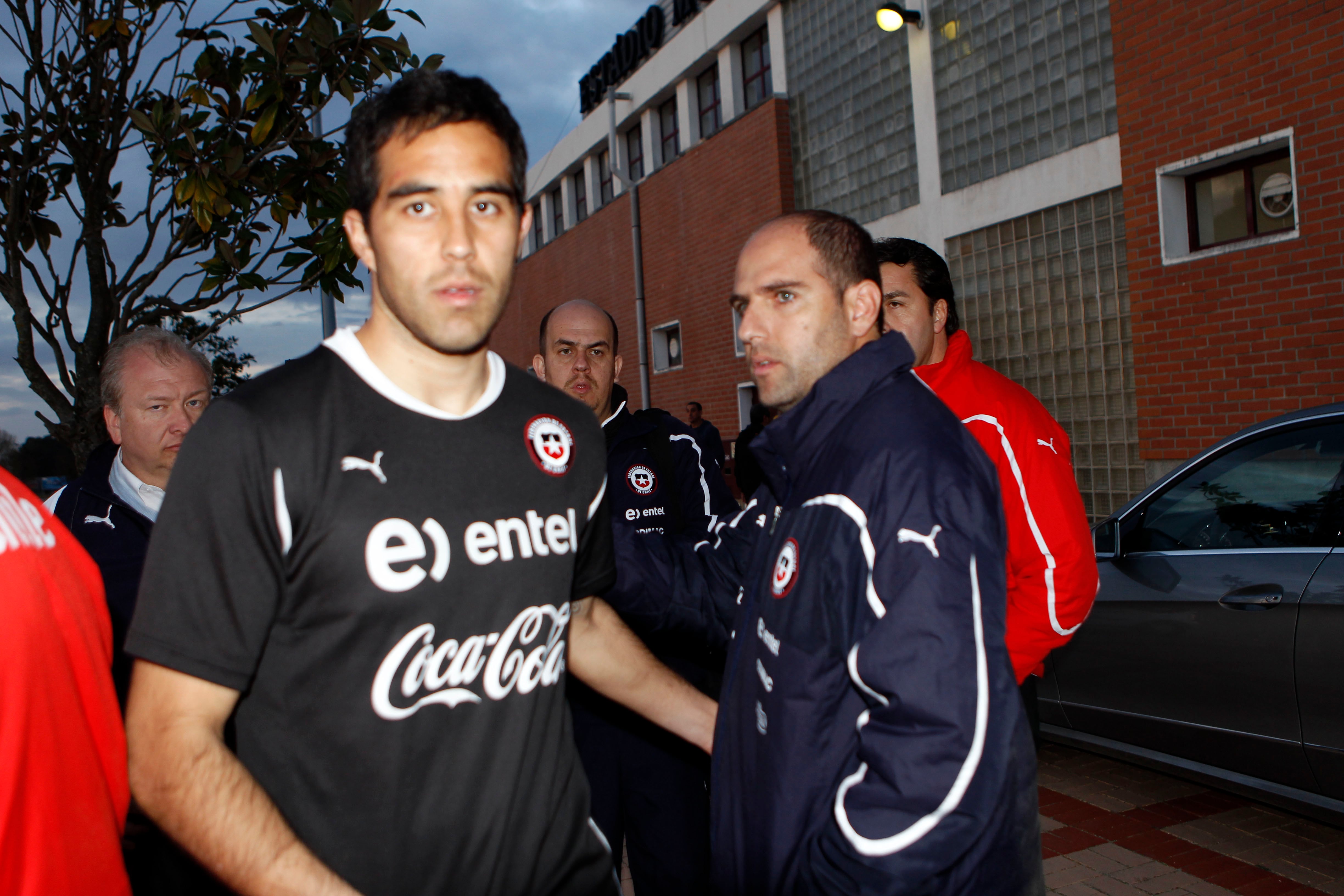 Sergio Jadue y Claudio Bravo en una concentración de la Selección.